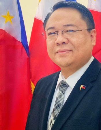 Former Philippine Envoy to Libya is now Consul General in New .